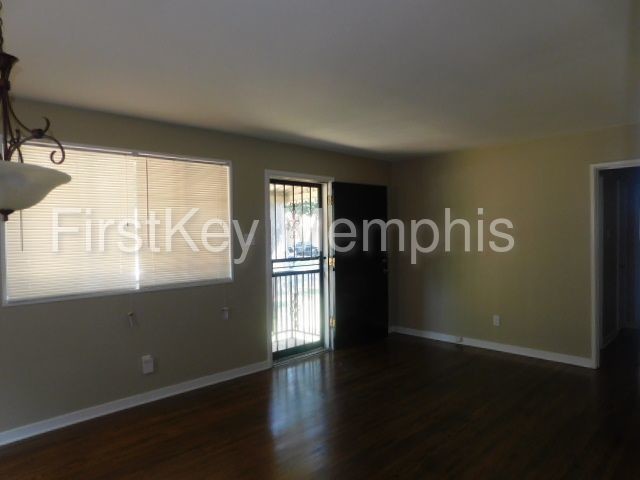 Foto del edificio - 518 McDermitt Rd