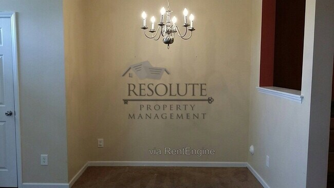 Foto del edificio - 2210 Valley Edge Dr