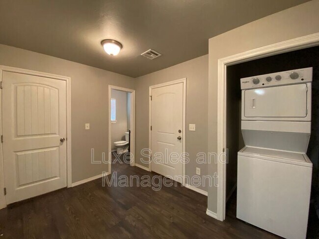 Building Photo - 2157 Buena Vida Ln