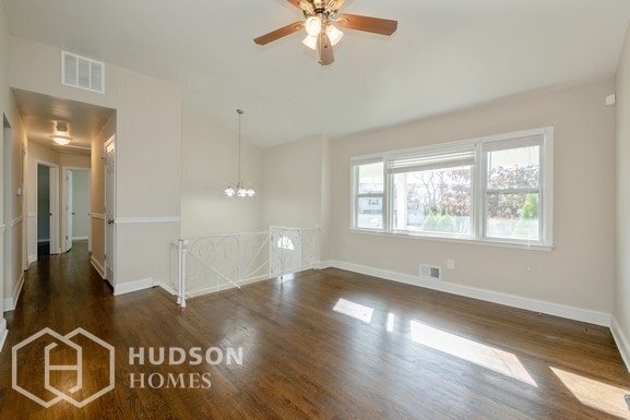 Building Photo - 308 Colonial Dr