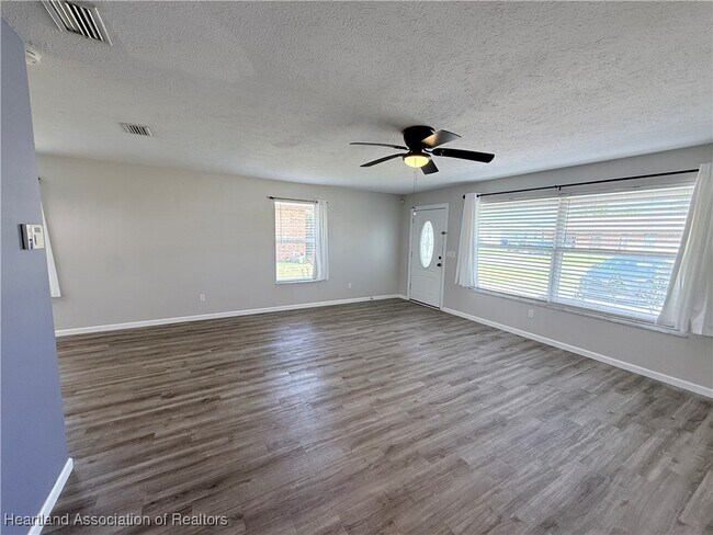 Foto del edificio - 4503 Sebring Ave