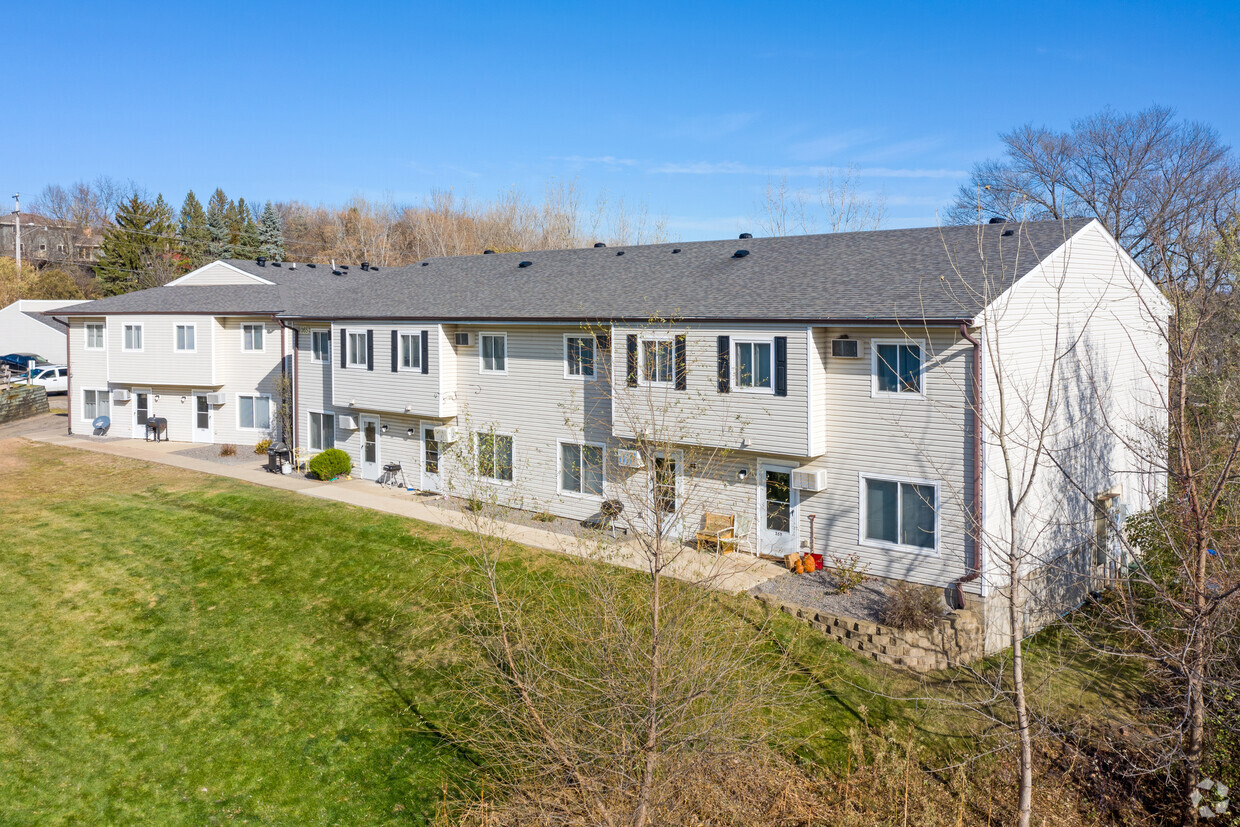 Primary Photo - Carver Ridge Townhomes