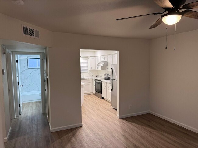 Building Photo - 2124 N Glenn Ave