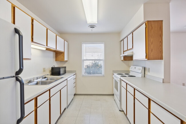 Building Photo - Songbird Apartments