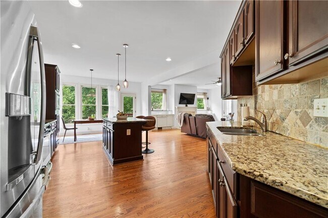 Building Photo - 8275 Majors Ridge Way