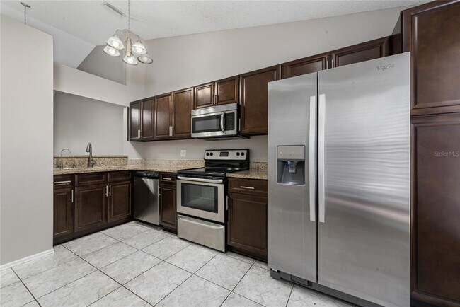 Foto del edificio - 140 Lakepointe Cir
