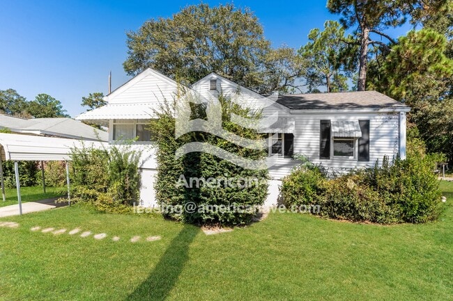 Building Photo - 3054 Somerset Dr