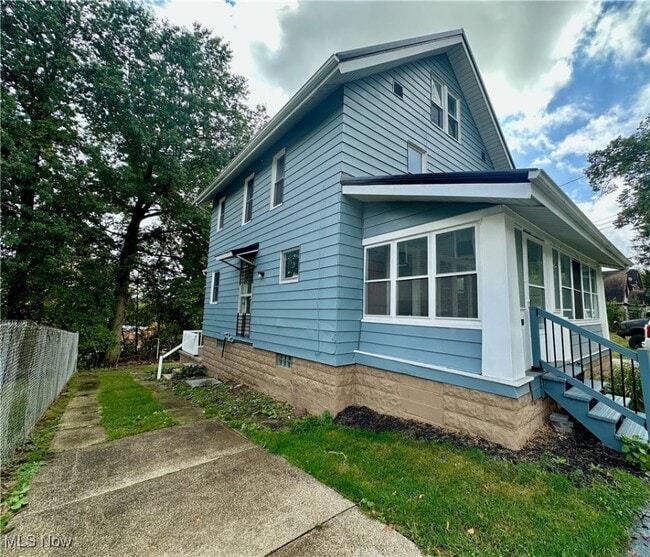 Building Photo - 1111 East Ave