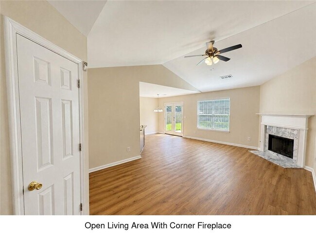 Building Photo - 1117 Yellow River Dr