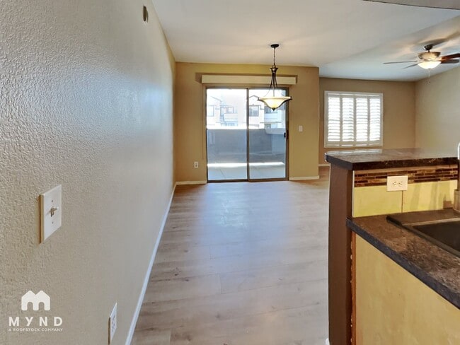Building Photo - 45 Maleena Mesa St