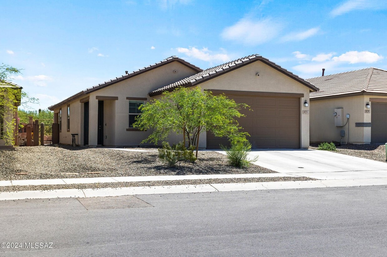 Primary Photo - Beautiful Home in Rancho Sahuarita