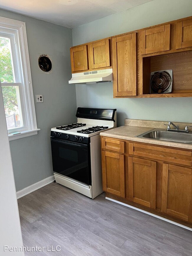Building Photo - 2 br, 1 bath House - 4643 Weymouth St