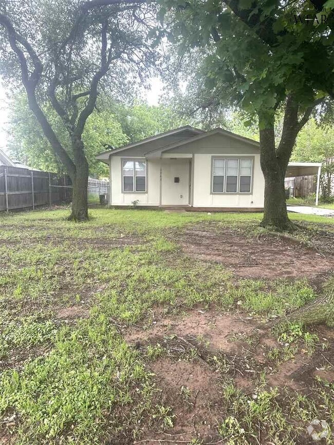 Building Photo - 2943 McGaha Ave