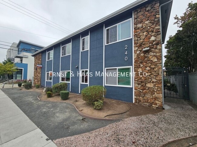 Photo - 240 E Burnett St Apartment