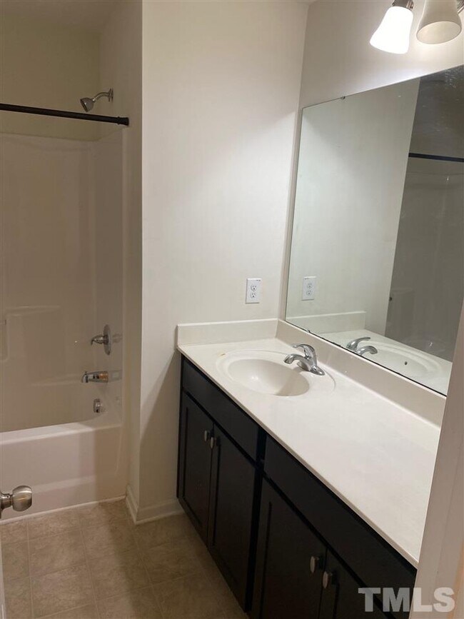 Building Photo - 1303 Garden Stone Dr