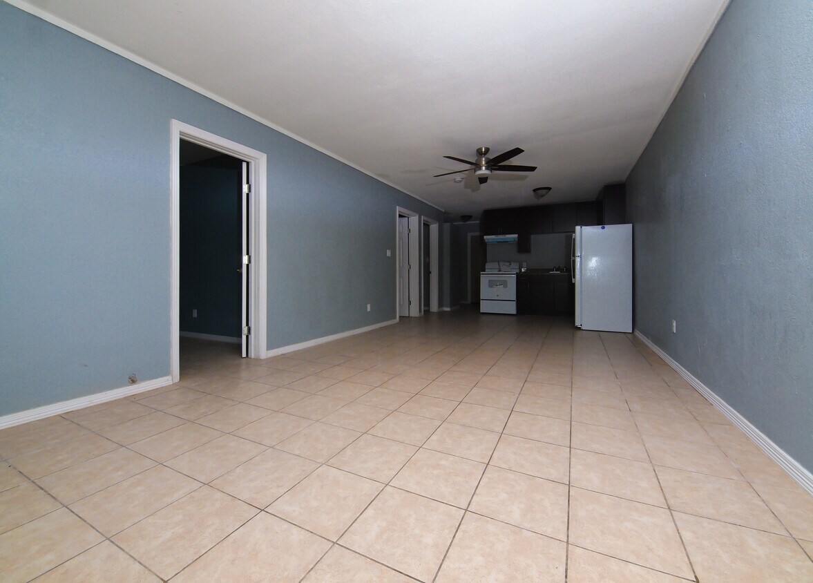 1702 Silver Ave Unit 8, Donna, TX 78537 Apartments in Donna, TX