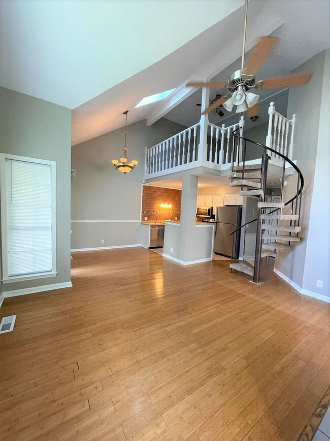 Building Photo - 2 Bedroom Condo in Beautiful Location