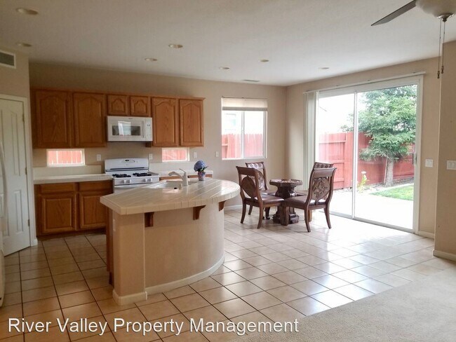 Building Photo - 4 br, 3 bath House - 4352 Gibraltar St