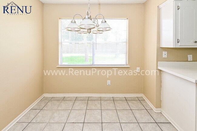 Foto del edificio - Available Now!