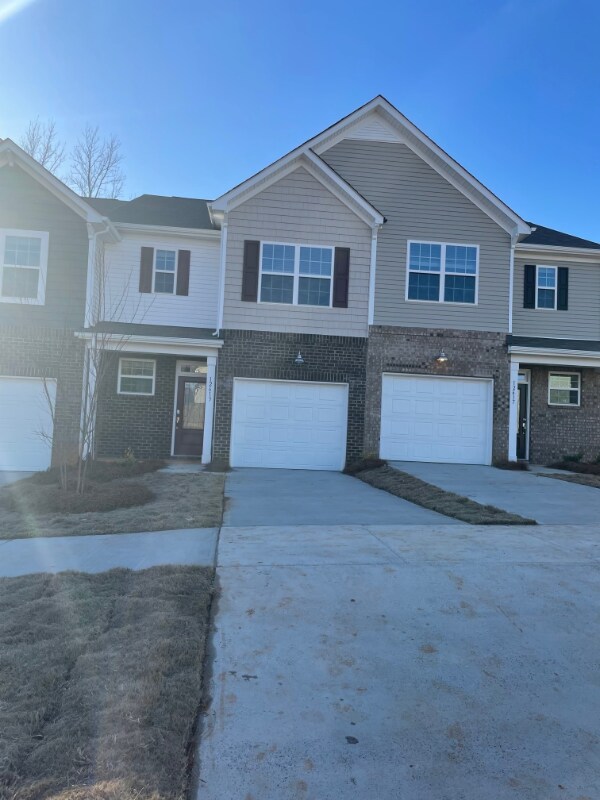Foto del edificio - 12613 Wandering Brook Dr