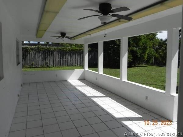 Building Photo - 819 N Highland Dr