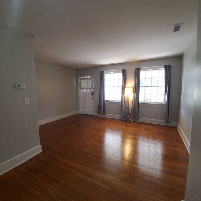 Foto del edificio - Location, Comfort & Charm – 2BR Duplex Near Fort Jackson
