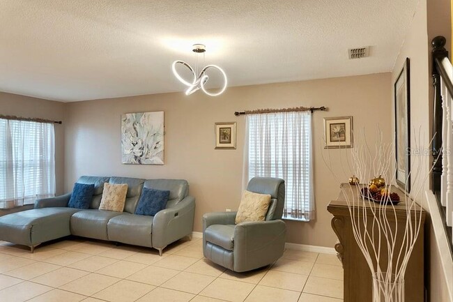 Building Photo - 2874 Paynes Prairie Cir