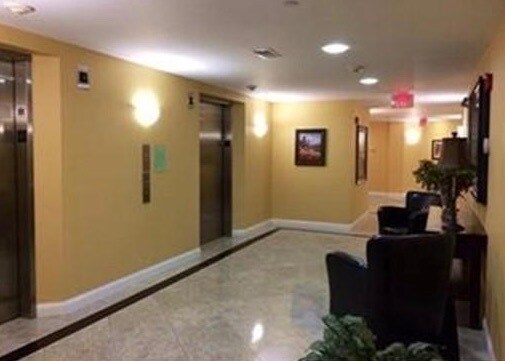 Lobby - 120 Wyllis Ave