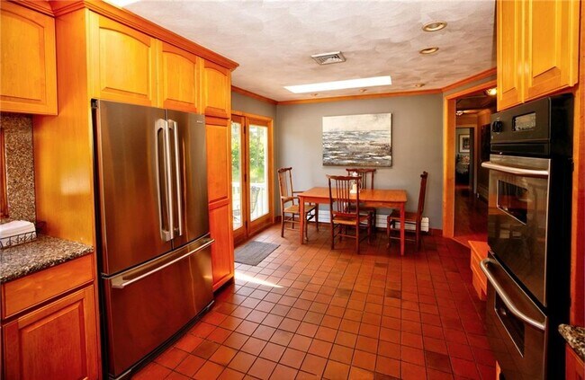 Foto del edificio - 35 Mittendorf Rd