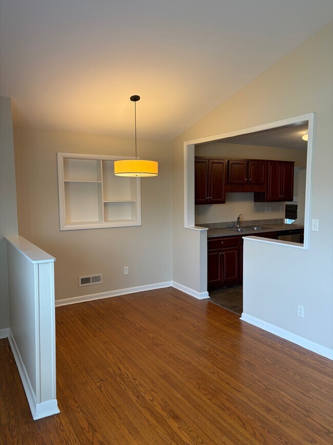 Foto del edificio - 7408 Lorenzo Ln