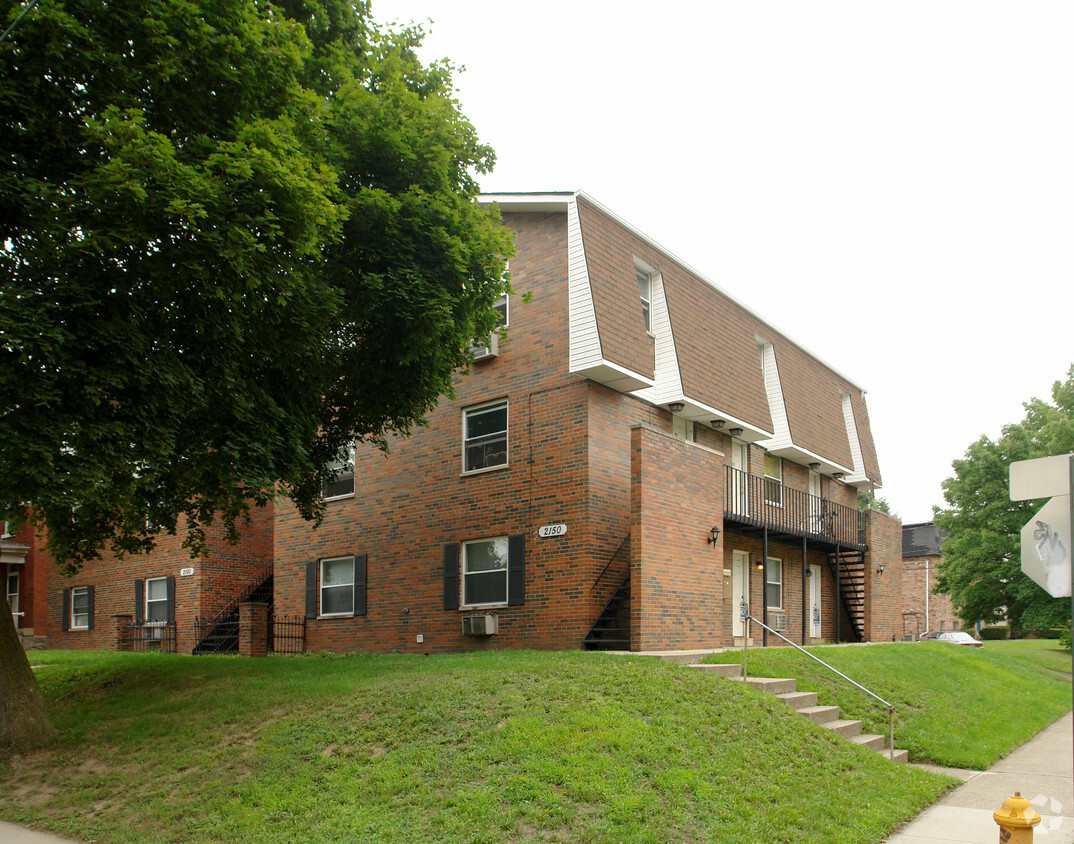Building Photo - 2150 Summit St