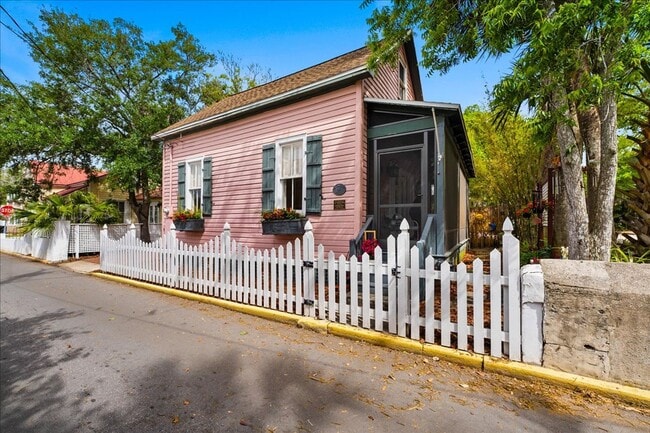Foto del edificio - Downtown St. Augustine 2BD/2BA Historic Home
