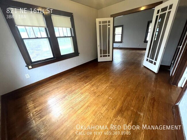 Foto del edificio - 821 NE 16th St