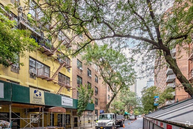 Building Photo - Lenox Hill