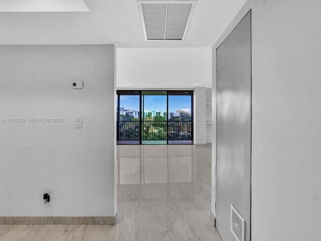 Foto del edificio - 20301 W Country Club Dr