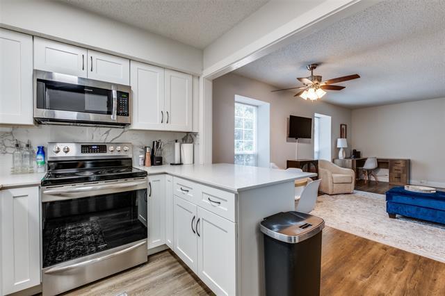 Foto del edificio - 5214 Fleetwood Oaks Ave