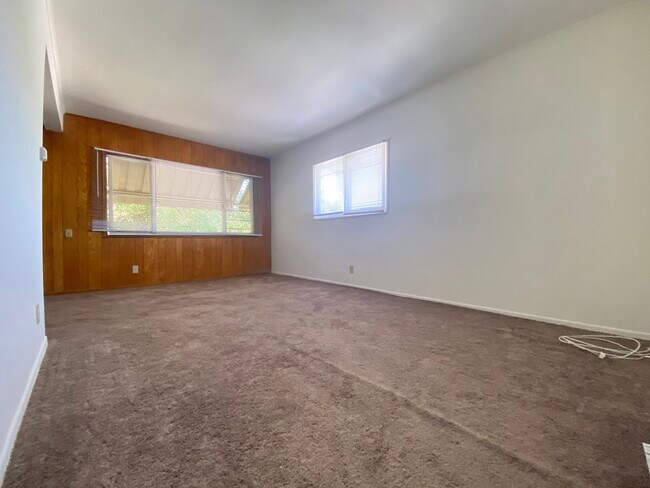 Foto del edificio - 10356 Oro Vista Ave