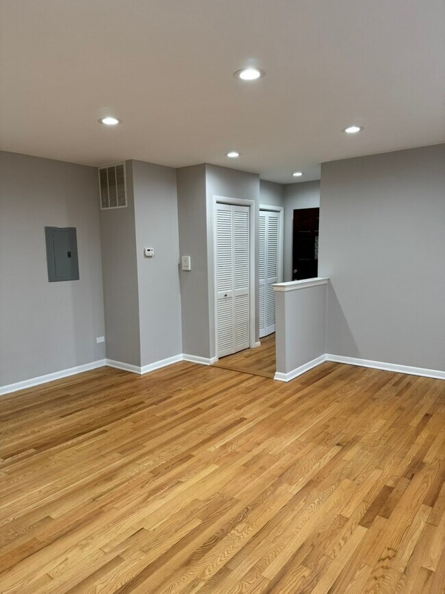 Foto del edificio - 2121 St Johns Ave