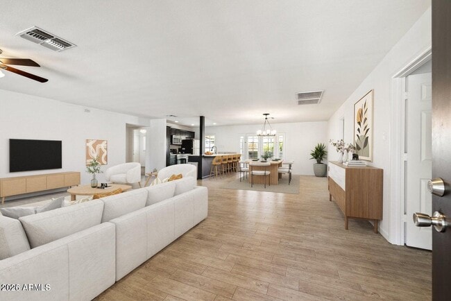 Building Photo - 4613 S Rita Ln