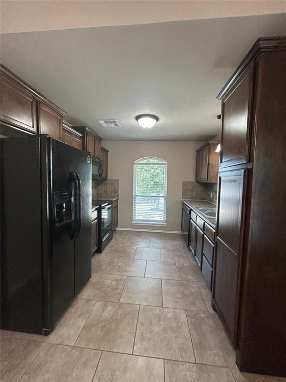 Foto del edificio - 2428 NW 198th St