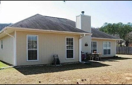 Building Photo - 813 SE Halstead Ct