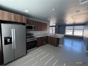 Building Photo - 103 E Central Ave