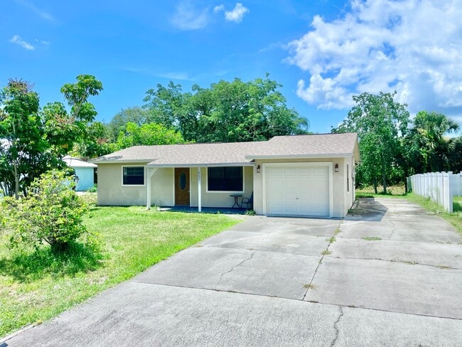 3BR 1BA Annual Rental Available Now - 3BR 1BA Annual Rental Available Now House