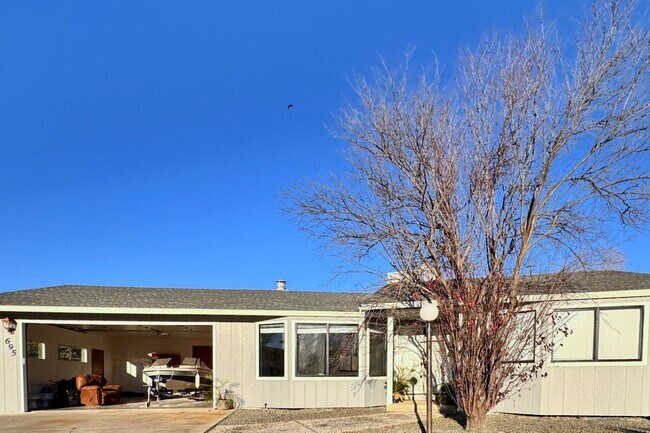 Foto del edificio - 695 Ketch Ct