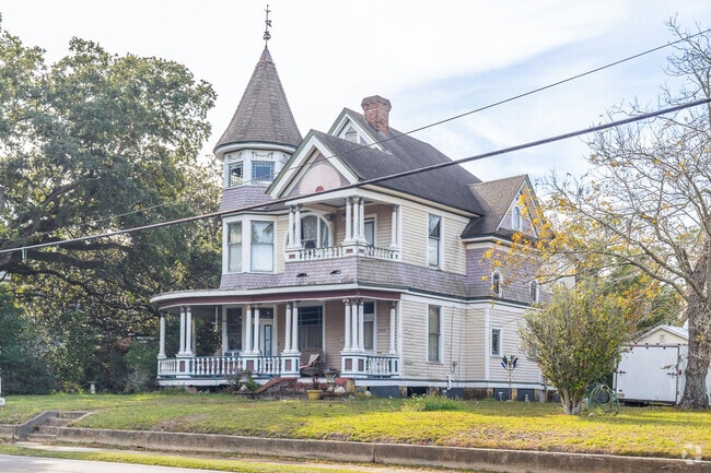 Victorian homes bring historic charm to Pascagoula, Mississippi.