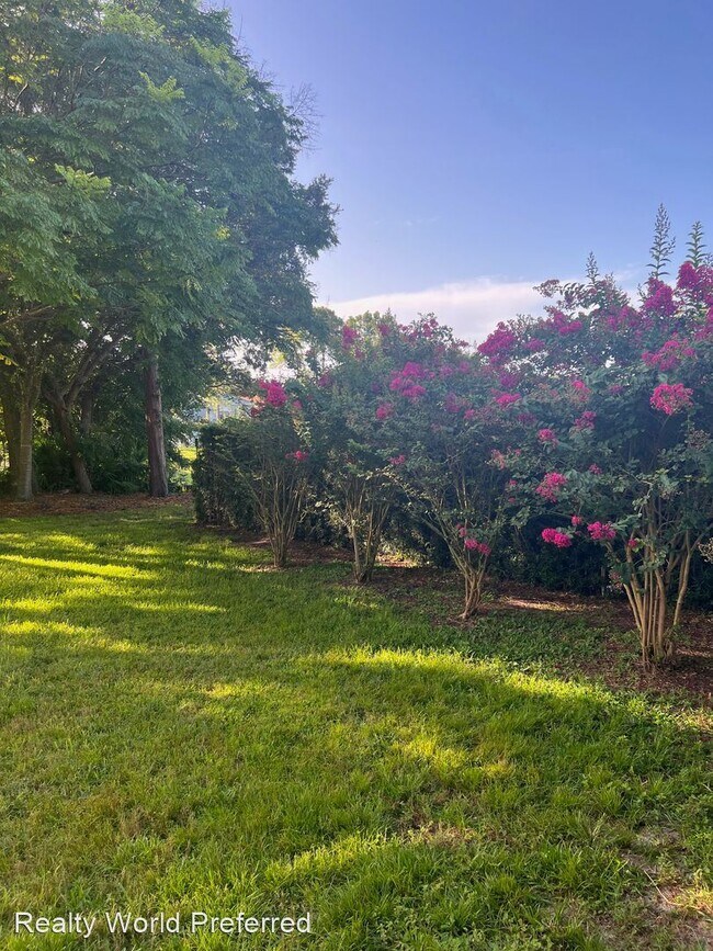 Foto del edificio - 4 br, 2 bath House - 122 Spring Glen Dr.