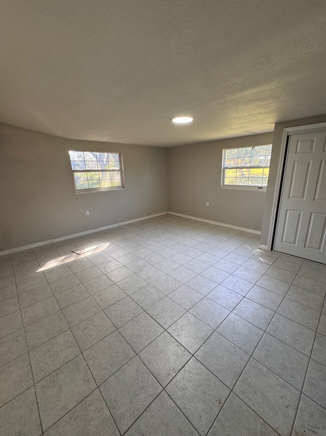 Master - 2429 Sandy Ln