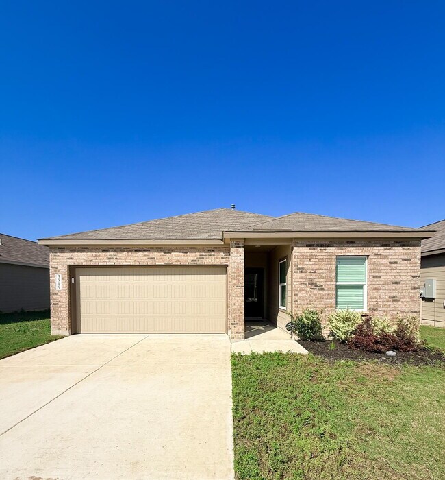 Building Photo - Charming 3-Bedroom Sanctuary with 2 Full Baths Near Lackland Air Force Base – 1469 Sq Ft of Comfo...