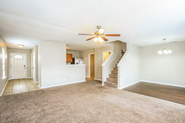 Building Photo - 10894 Glenayr Dr