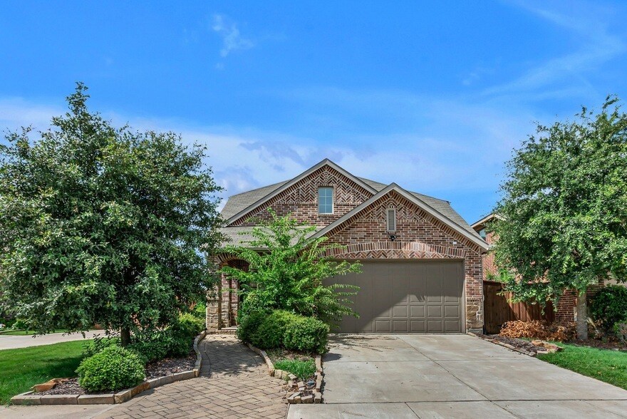 Foto principal - 4011 Logan Dr